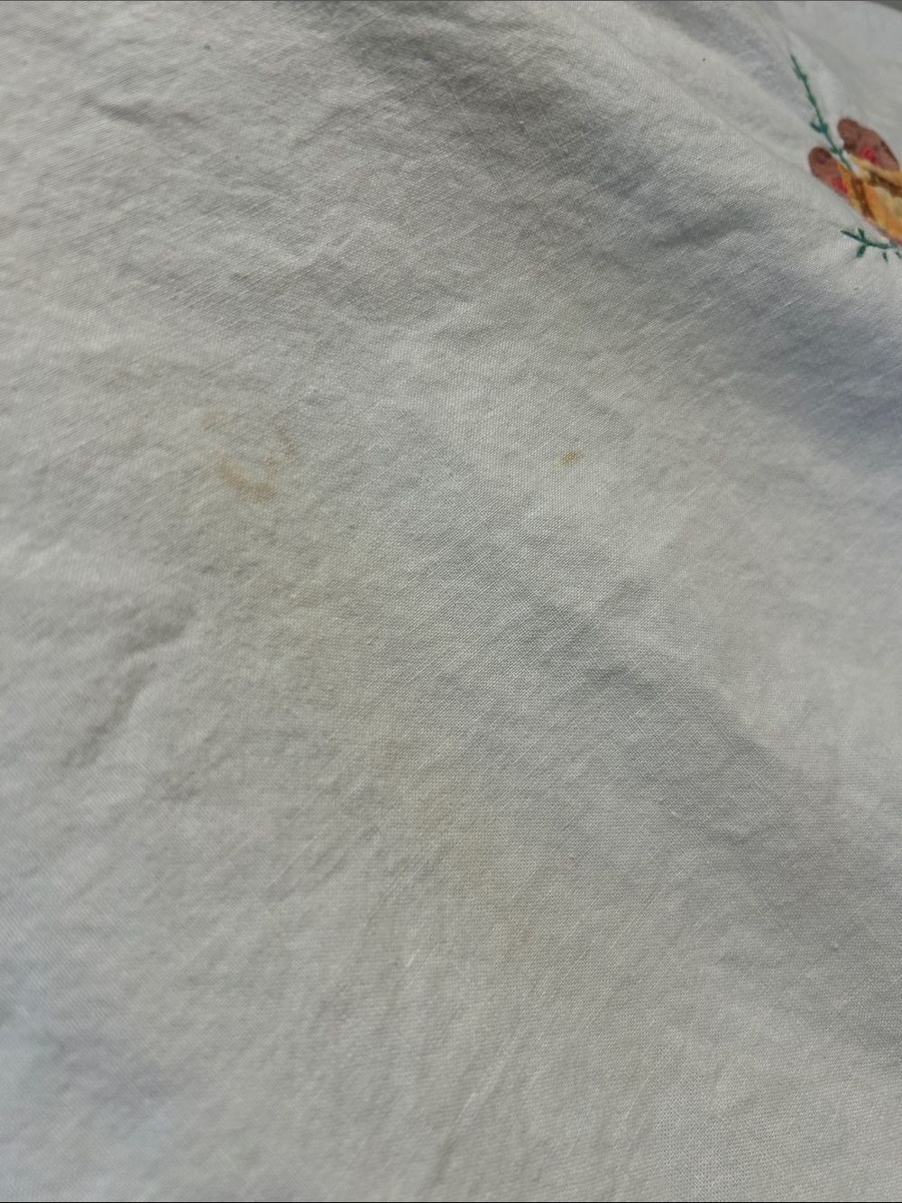 Vintage White Tablecloth with Red and Green Embroidered Wreath Motifs - Picture 13 of 14